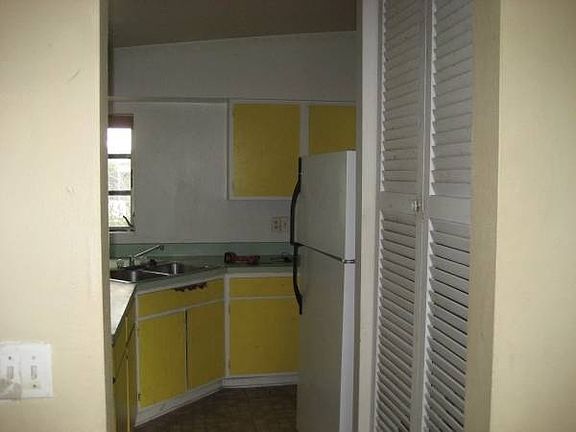 4th image of 1448 Independence Ave