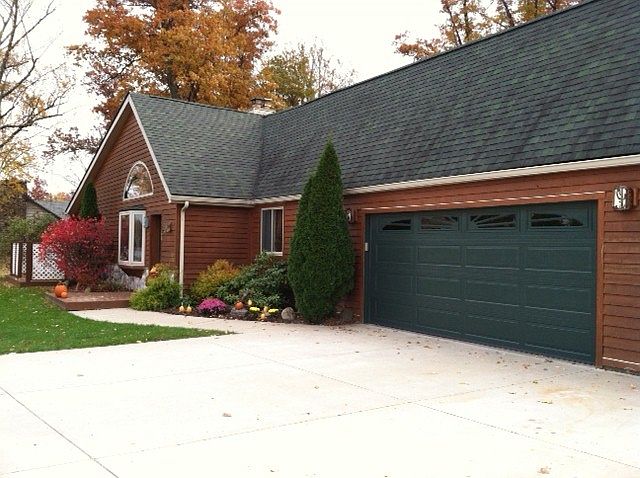 1st image of 9730 Lyon Dr