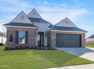 305 Queenstown Ave, Youngsville, LA 70592