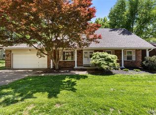 15574 Highcroft Dr, Chesterfield, MO 63017
