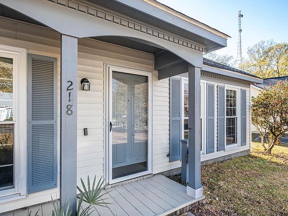 3rd image of 218 Alston Cir