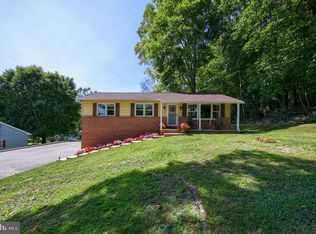 24 Debbie Ln, Pequea, PA 17565