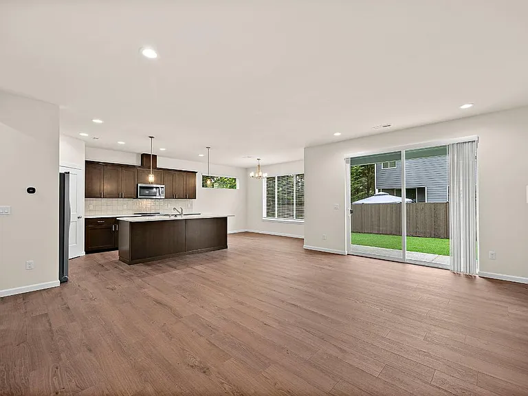 15851 Woodland Ct SE — Photo 6