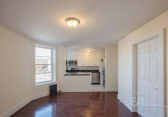 2nd image of 225 Bainbridge St APT 3L