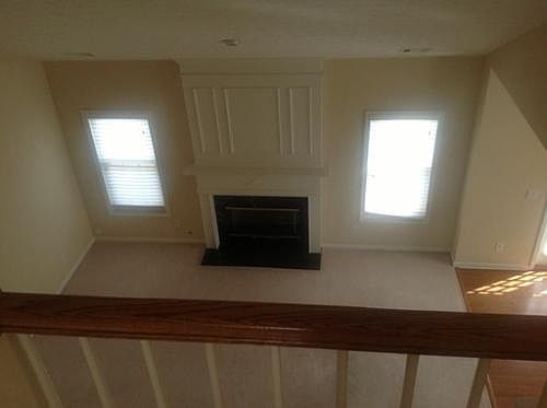 4th image of 885 Martin Field Dr