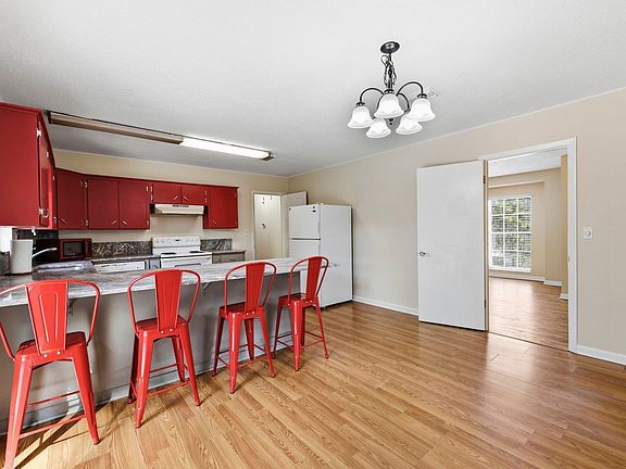 5th image of 2119 Longview Dr
