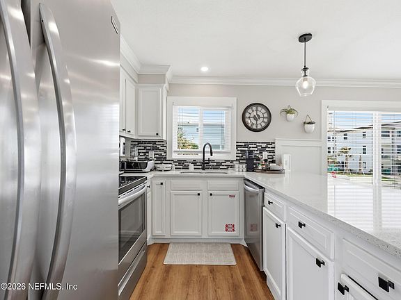 5th image of 1202 1ST Street S