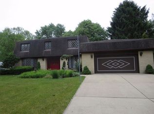 909 Edward Rd, Prospect Heights, IL 60070