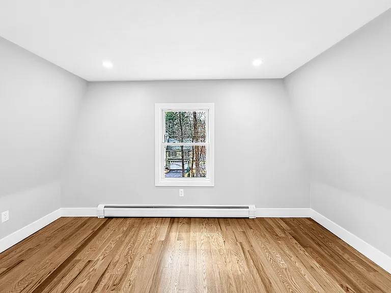 21 Burlington Rd — Photo 25