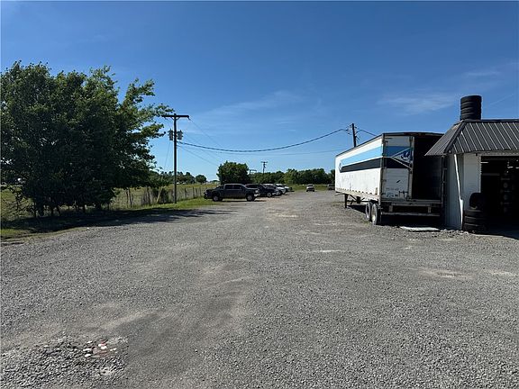 4th image of 2161 W Choctaw St #30-17-22