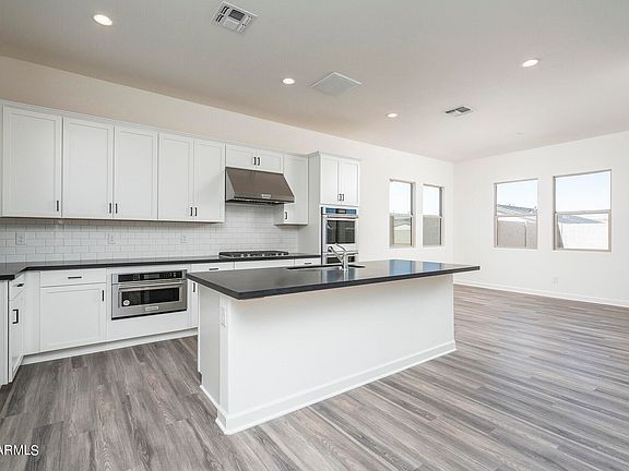3rd image of 3966 W SERPENTINE Drive