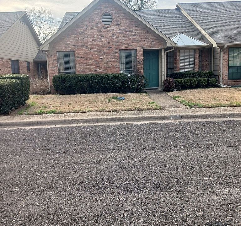 1st image of 217 Goodwin Ln