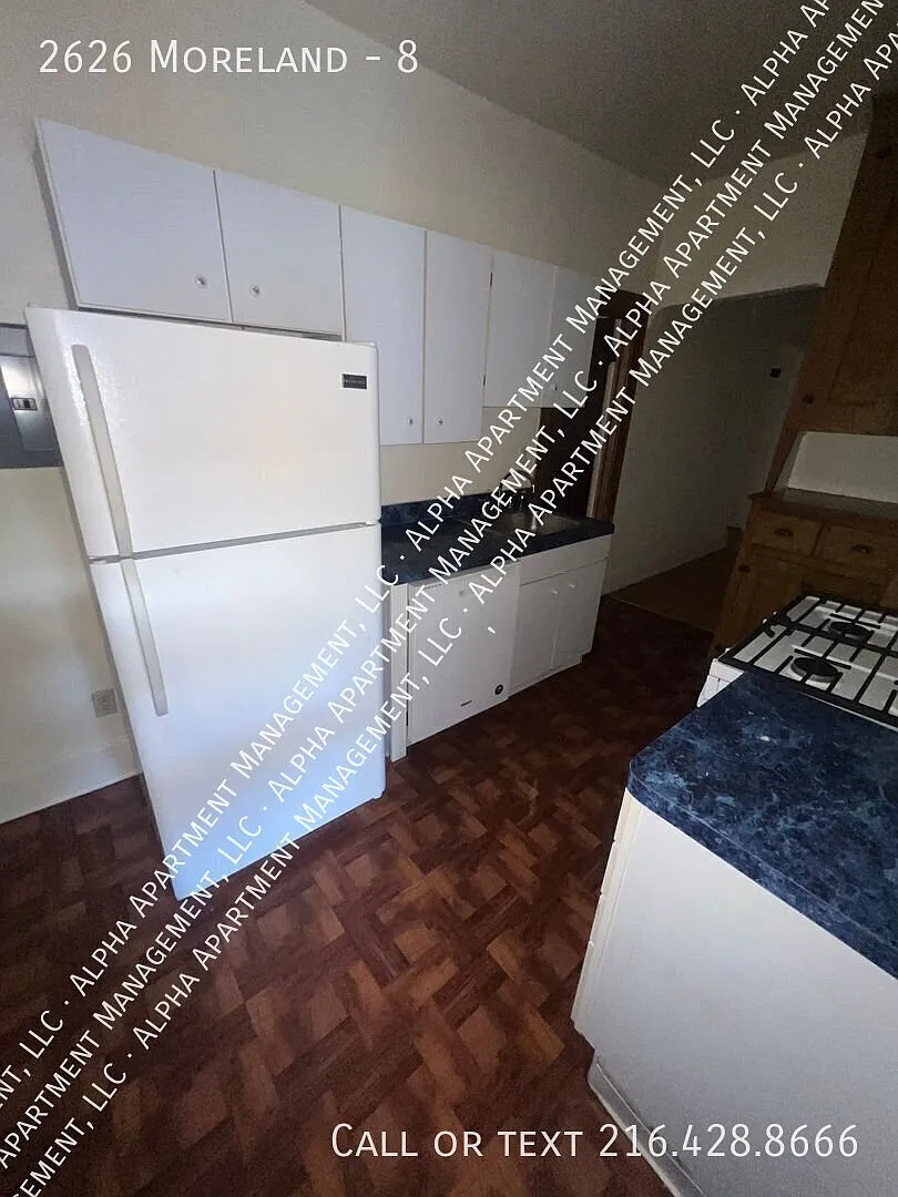 Two bedroom CLE Heights — Photo 4