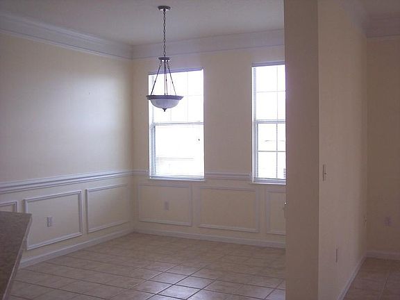 5th image of 225 Murcia Dr APT 304
