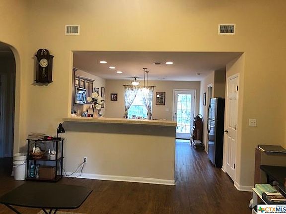 4th image of 1180 Agarita Dr