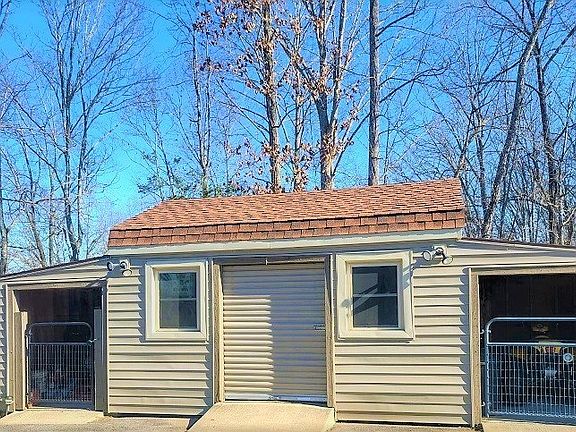 4th image of 501 Erica Ln