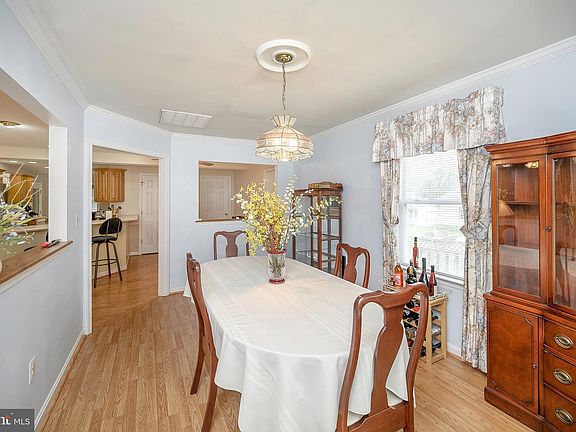 4th image of 117 Meadow Ln