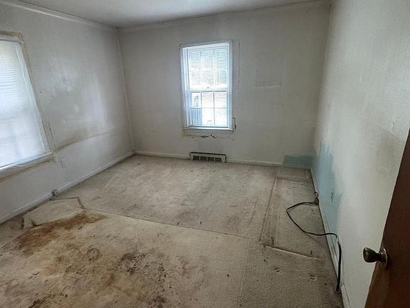 4th image of 4821 Wood Rd
