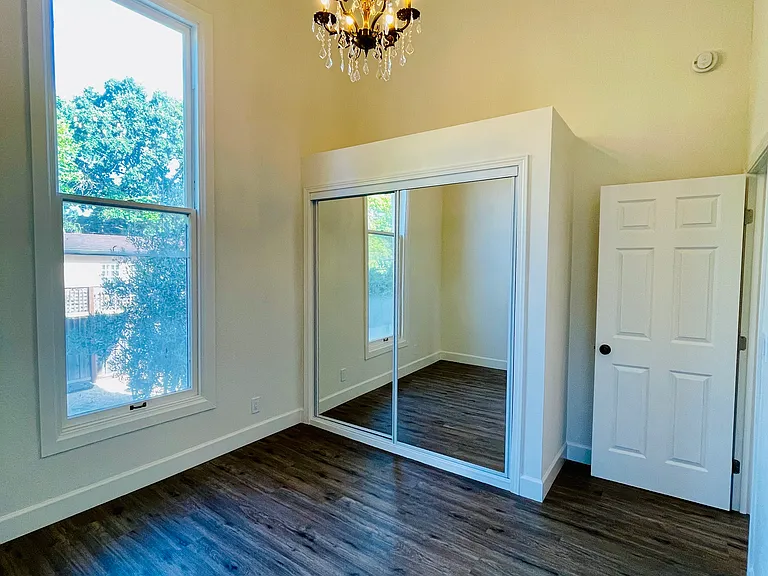 1120 Oak St #3 — Photo 16