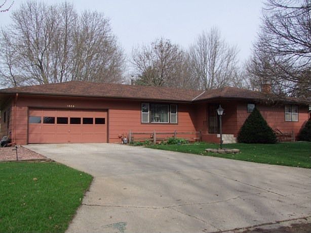 1st image of 1000 Pierce Dr