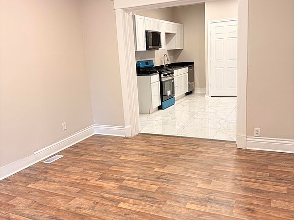 3rd image of 2530 W Kentucky St