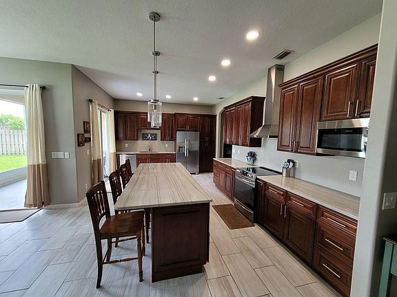 5th image of 1973 Laramie Cir