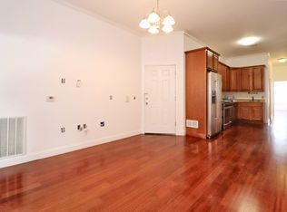 102 Fleet St APT 1R, Jersey City, NJ 07306