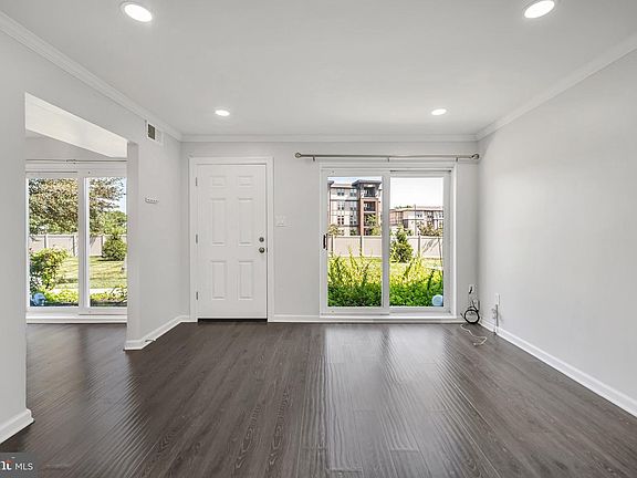 4th image of 107 Lexington Ct