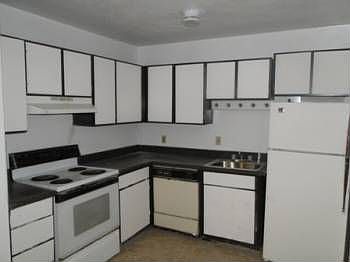 3rd image of 5828 W Hastings Arch