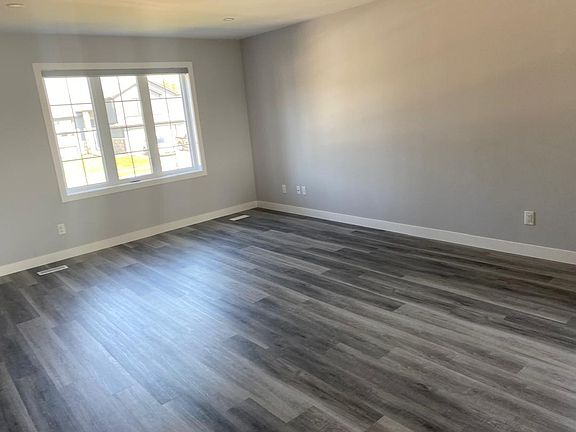 2nd image of 204 Beechwood Dr #2