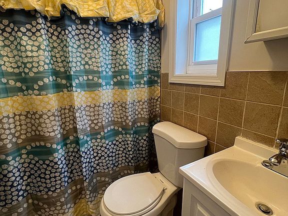 5th image of 162-15 99th St #1