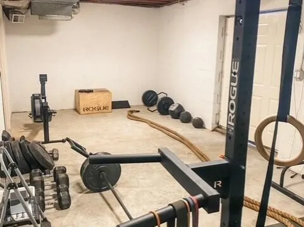 686 Riverside Dr, Prestonsburg, KY 41653