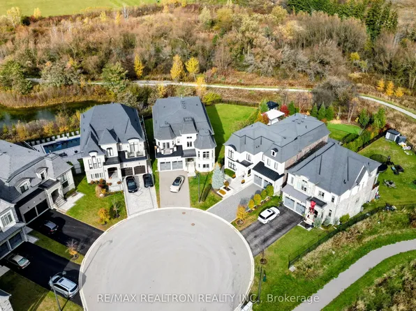 56 Ria Ct, King, ON L7B 0N5