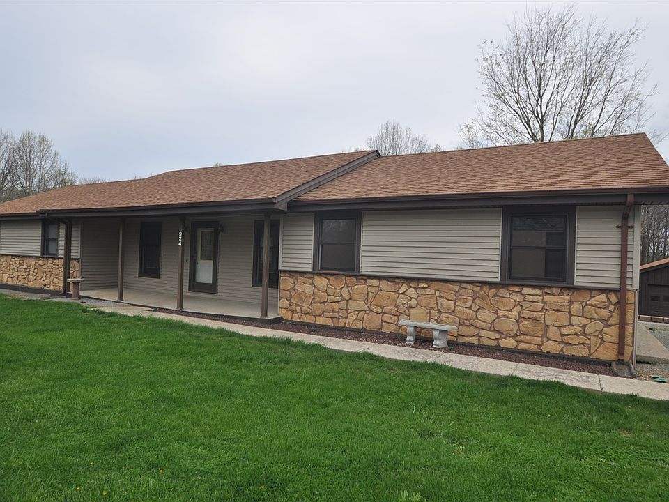 1st image of 924 Hickory Dr
