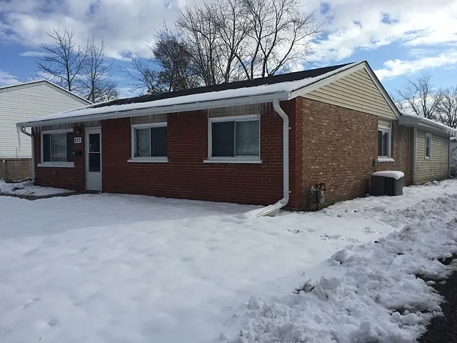 531 Hickok Ave photo 1