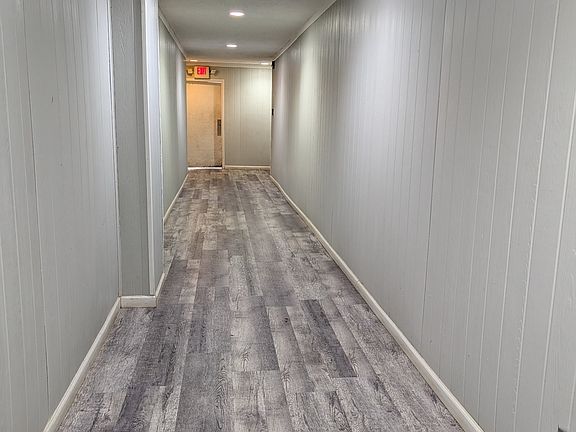 2nd image of 441 Harding Pl APT B2