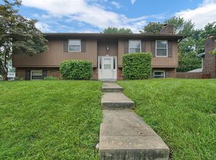 107 E Wesley Dr, O'Fallon, IL 62269