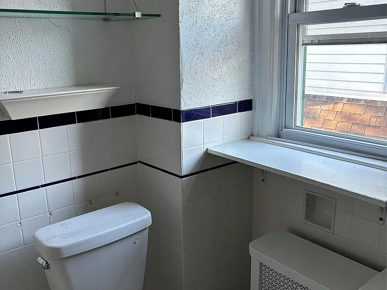 181 Violet Ave #2 — Photo 14
