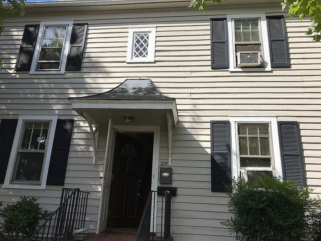 217 Jefferson St photo 1