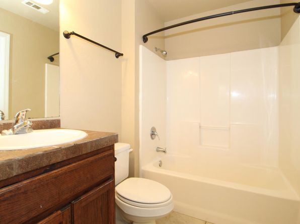 2060 N Leverett Ave #9