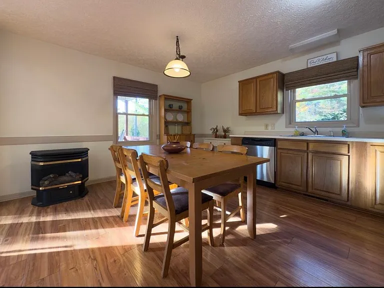 450 Rhododendron Ln — Photo 19