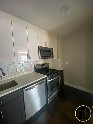 Rented by Realty 2000 Corp | media 35