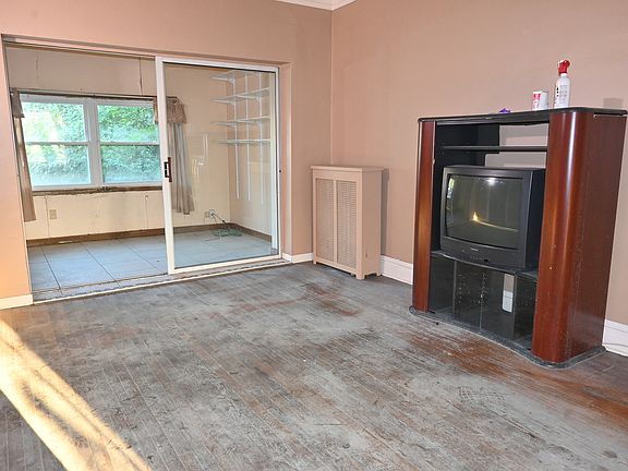 3rd image of 7031 S Eberhart Ave