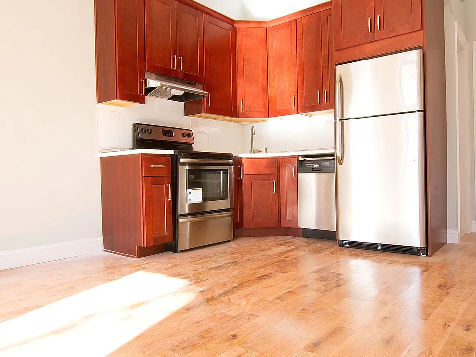 2nd image of 729 Quincy St APT 3