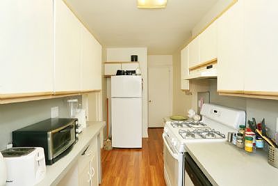 3rd image of 474 W 238th St APT 4B