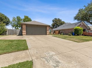 7732 Prairie Dr, Watauga, TX 76148