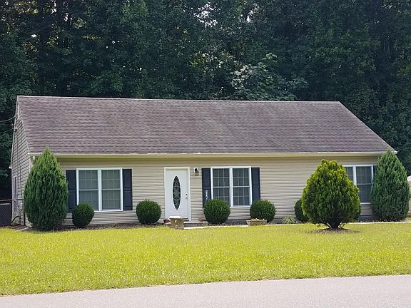 2nd image of 115 Wade Ln