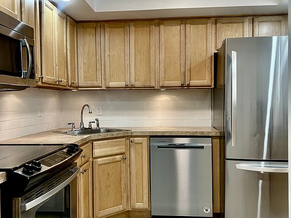 2nd image of 2515 NE 1st Ct APT 216