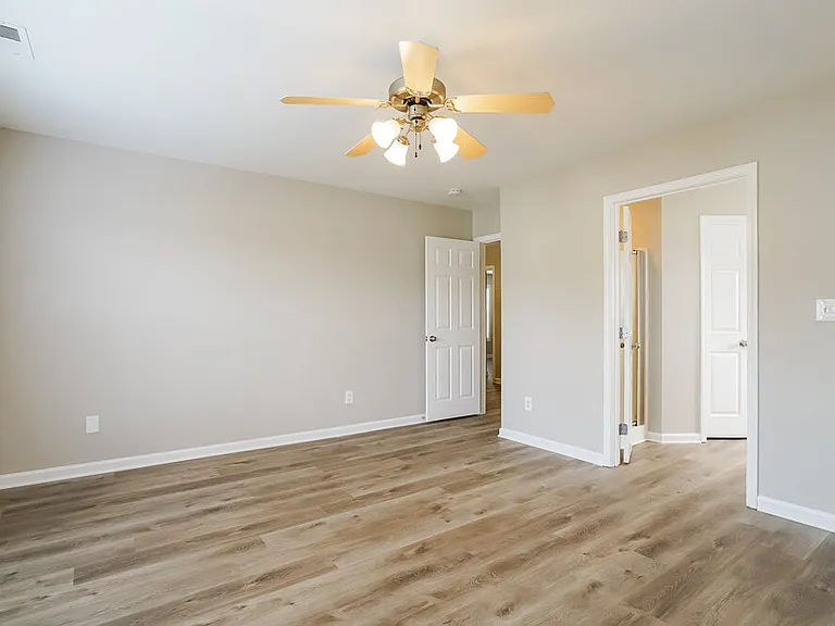 8115 Willowglen Dr — Photo 11