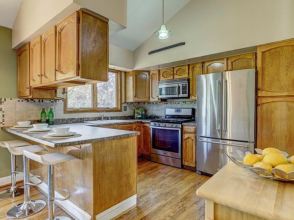 4th image of 1834 W Barberry Ct